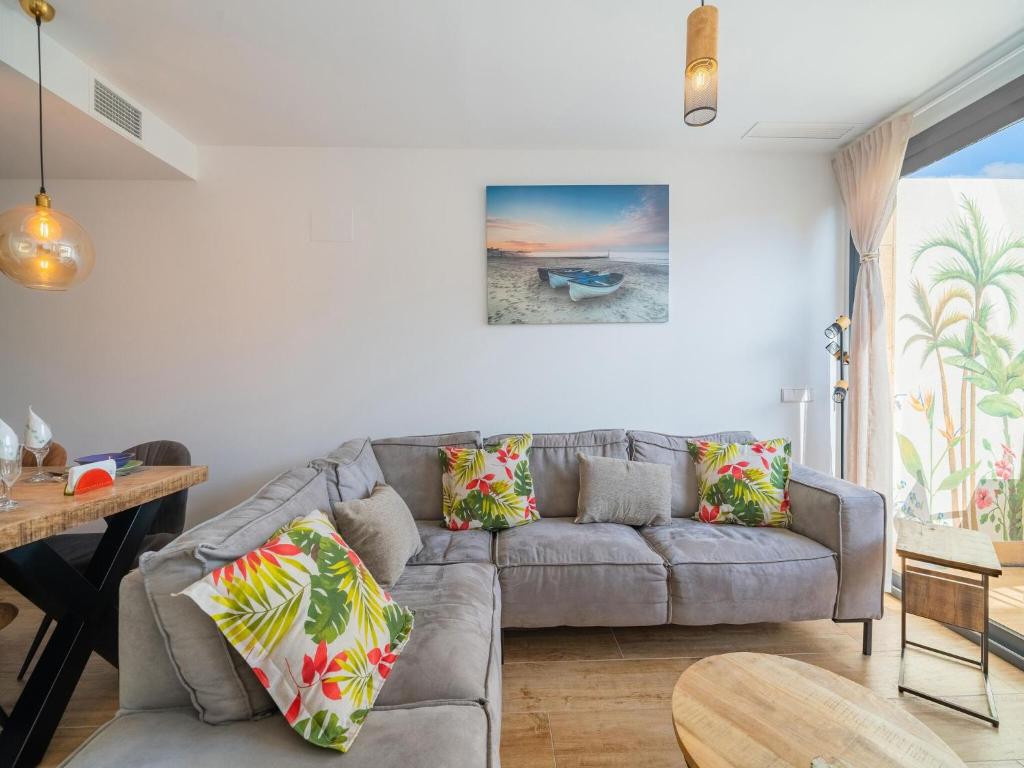 Beautiful holiday home in Villajoyosa with shared sauna photo 2