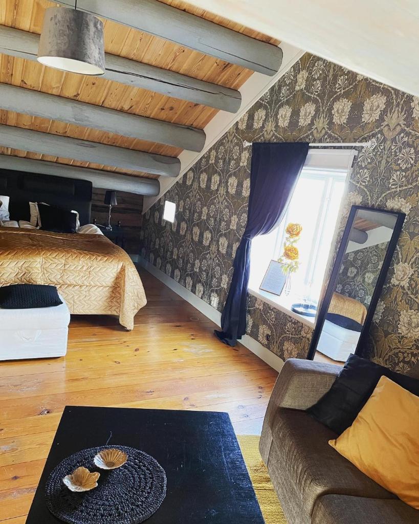 Hova Prästgård Bed & Breakfast photo 4