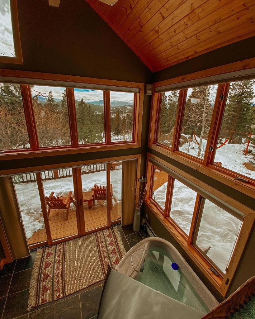 Romantic Mountain Cabin for 2 photo 2