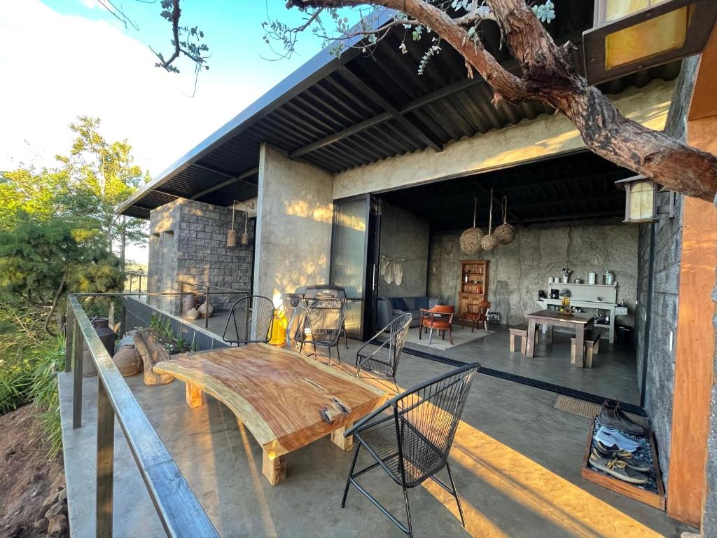 One of a kind countryside home photo 4