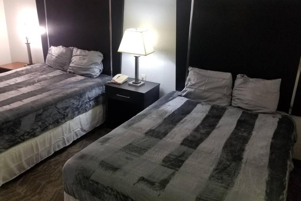 OSU 2 Queens Hotel Room 124 Booking photo 3