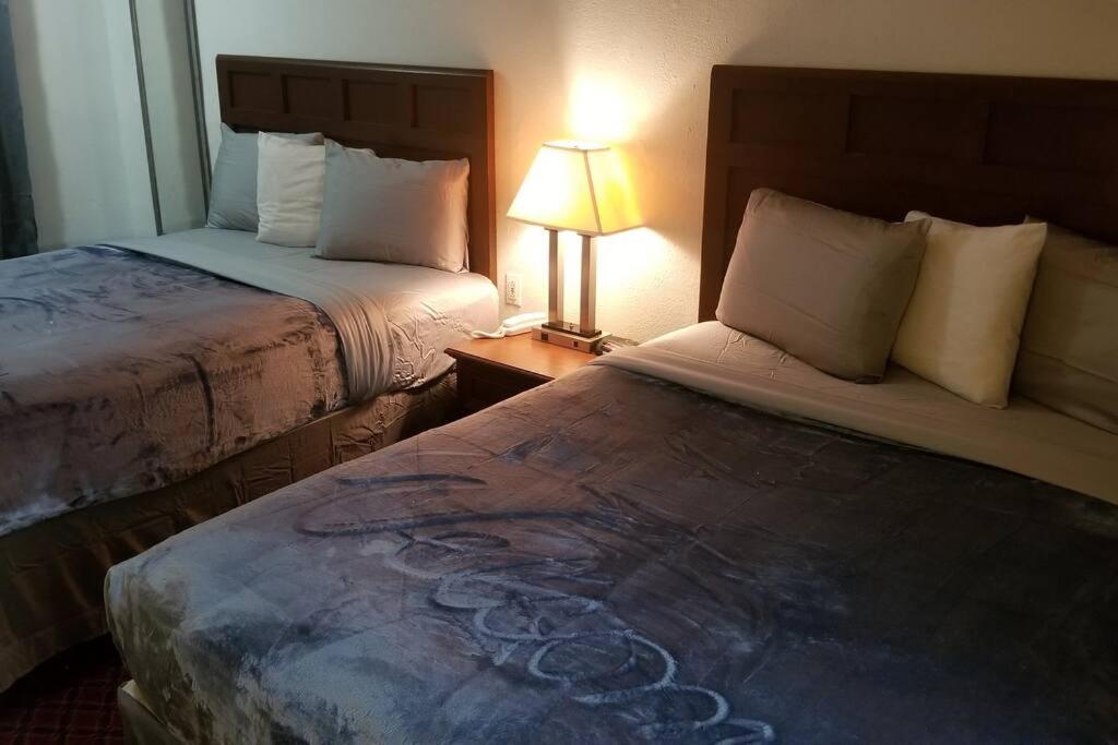 Hotel 2 Queen Beds Hotel Room 128 Booking image