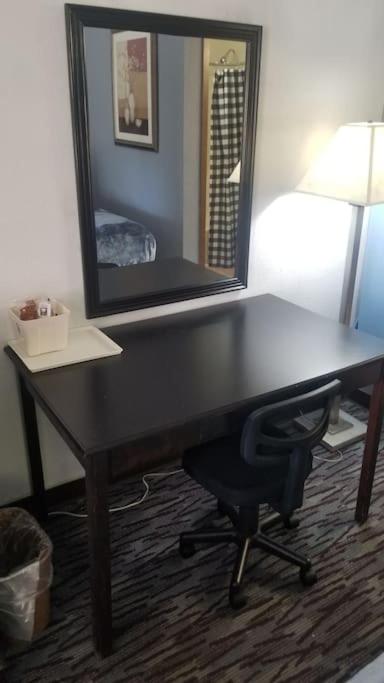 OSU King Bed Hotel Room 120 Booking photo 4