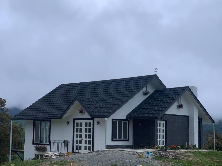 Spectacular Mt Kinabalu view cottage photo 2