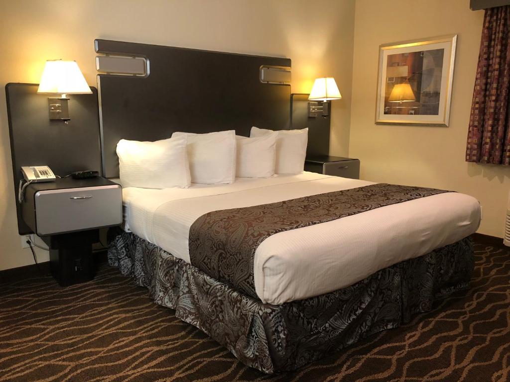 Casa Royal Inn image
