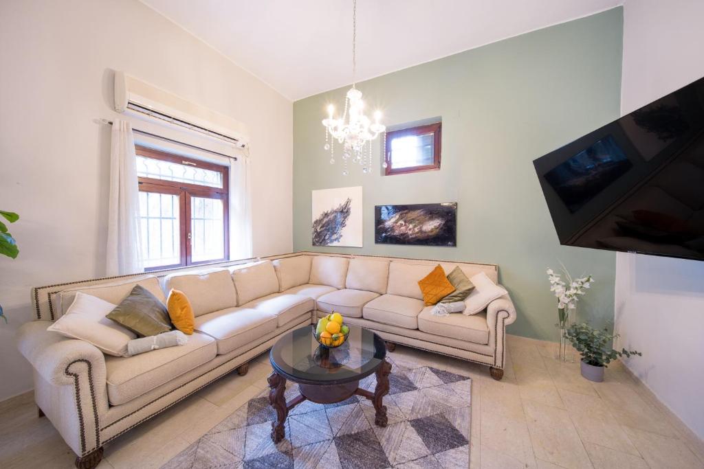 Art Apartment In Mamila - Villa Rehavia photo 2