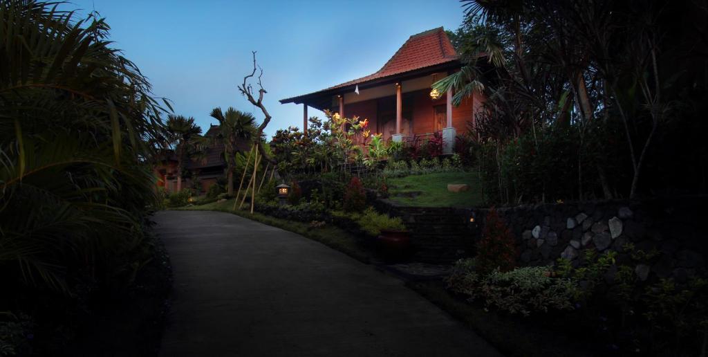 The Sanyas Retreat photo 1