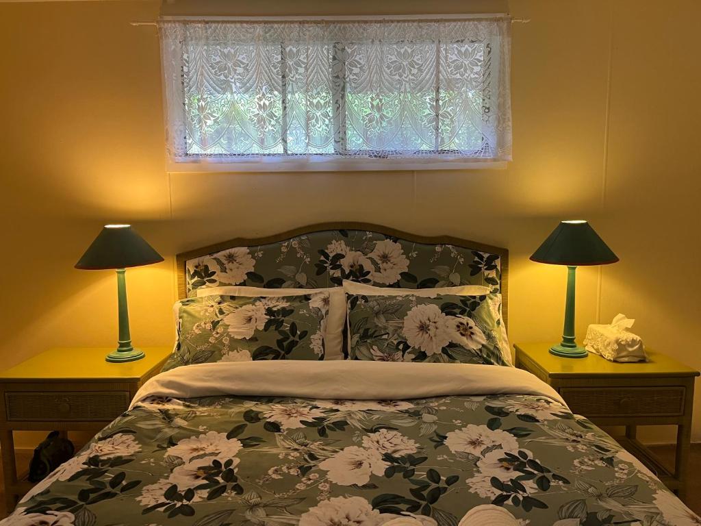 English Gardens - Forest Spa Suite - Tap to explore photos