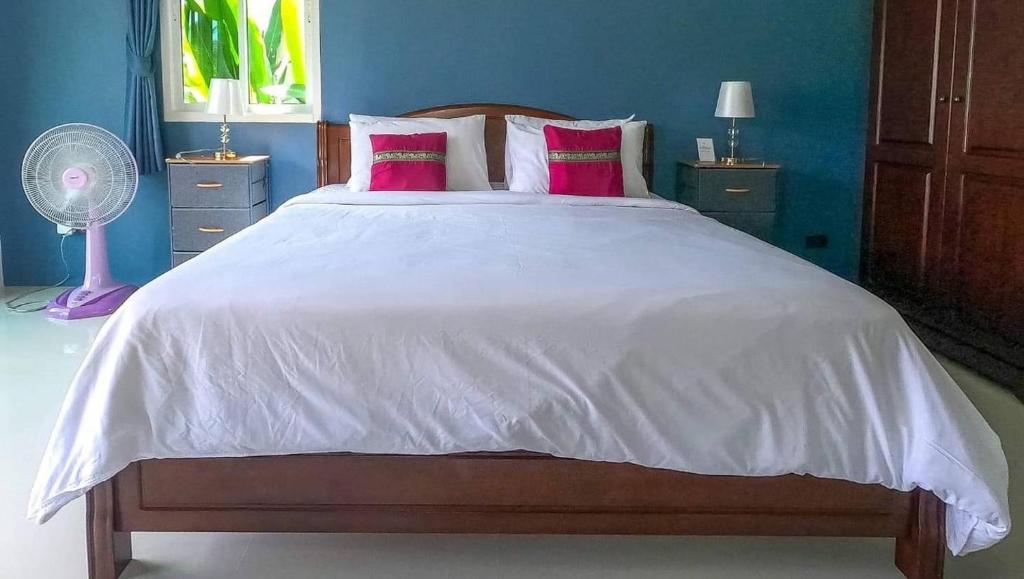 Lay Back Villa C3 Kitchen & High Speed Internet