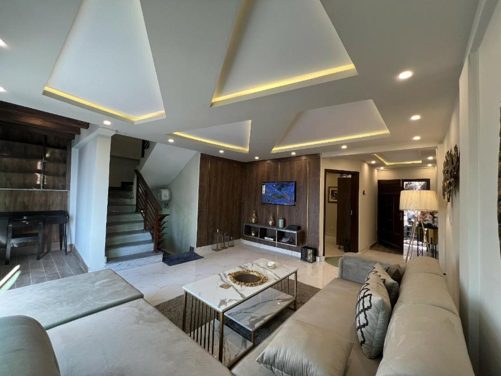 The Realtors Inn Luxurious Cottage Murree