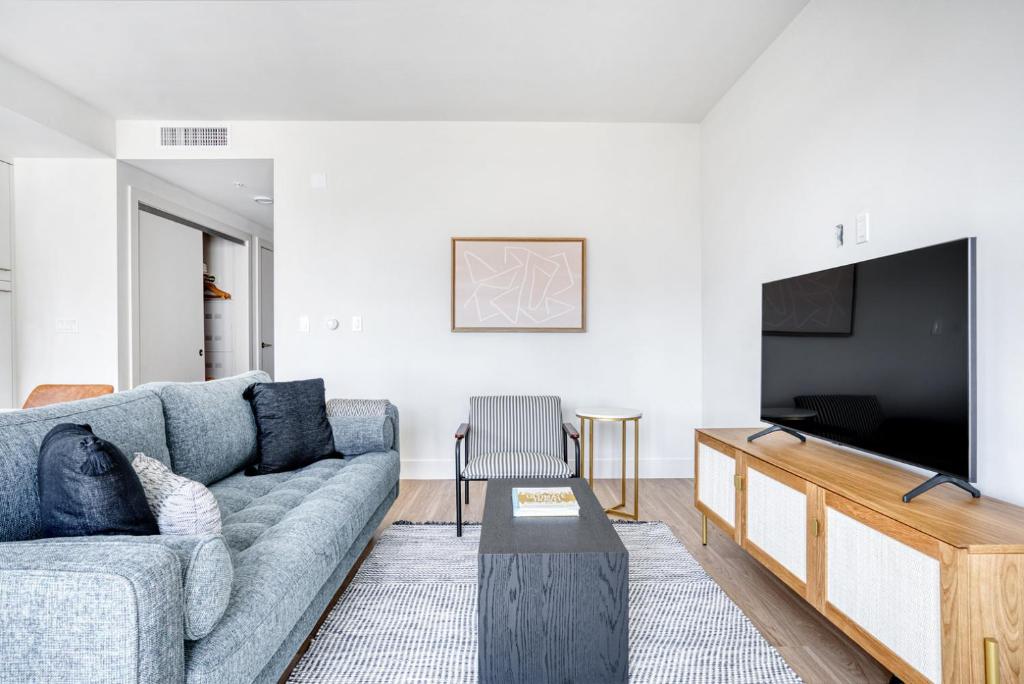 Oakland 1BR w AC WD Sky Deck next to BART SFO-524 photo 2