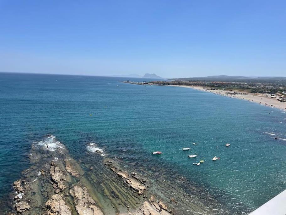 Maravilloso apartamento en primera línea de playa. photo 4