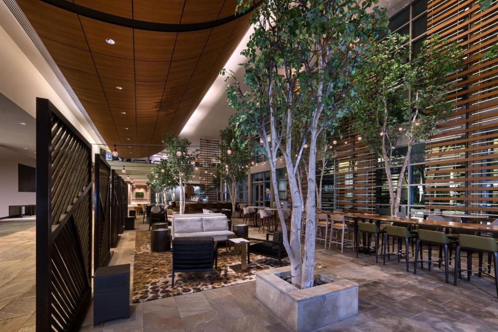 The Westin Boston Seaport District photo 3