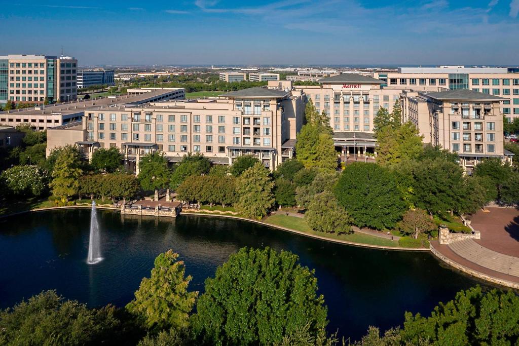 Dallas/Plano Marriott at Legacy Town Center photo 2