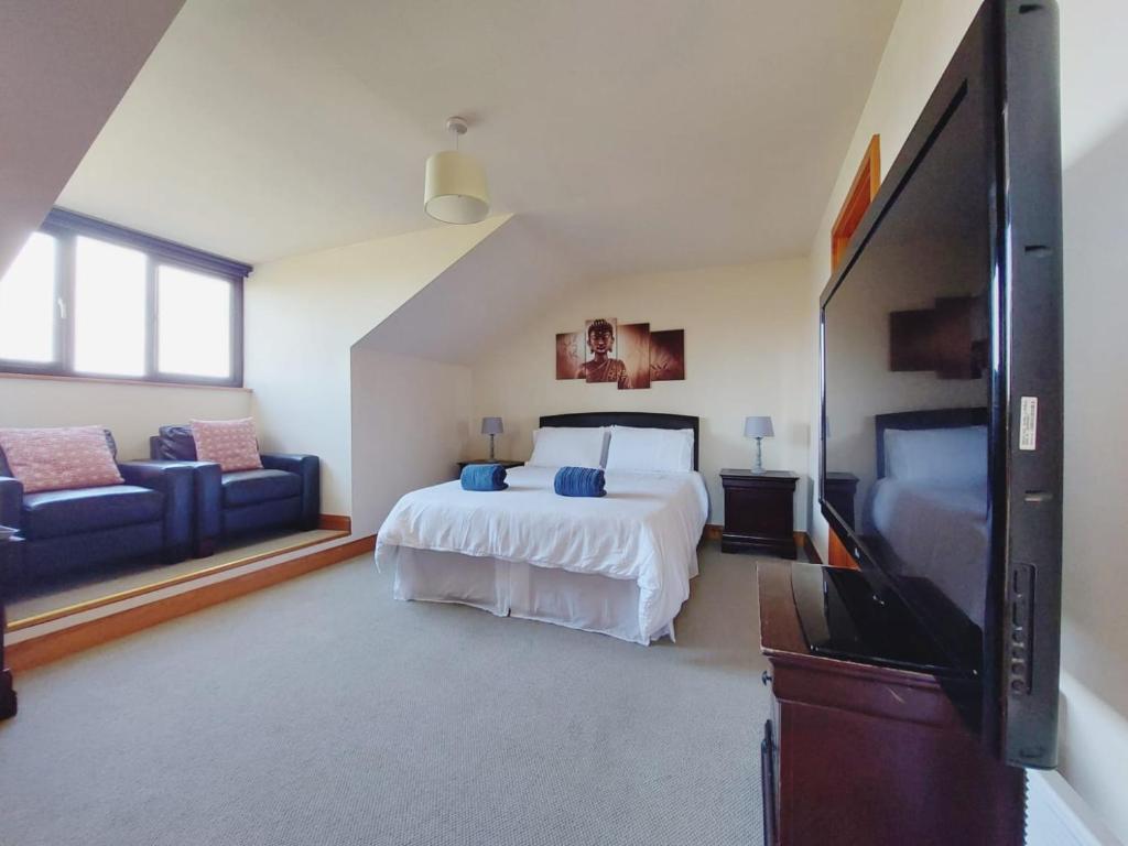 Private accommodation in house close to Galway City - Tap to explore photos