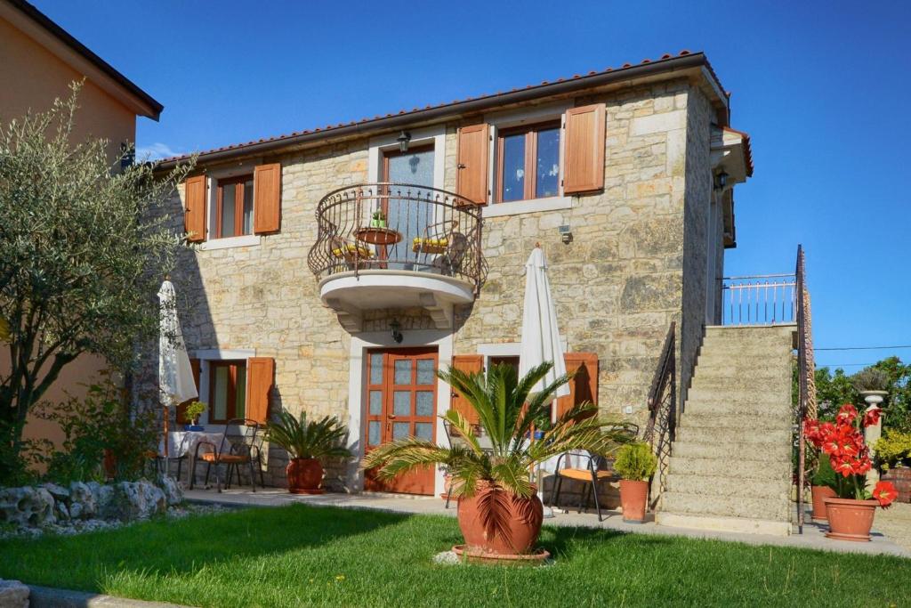 Apartments Maslina for max 8 persons with garden, Baderna 12km from Poreč photo 4
