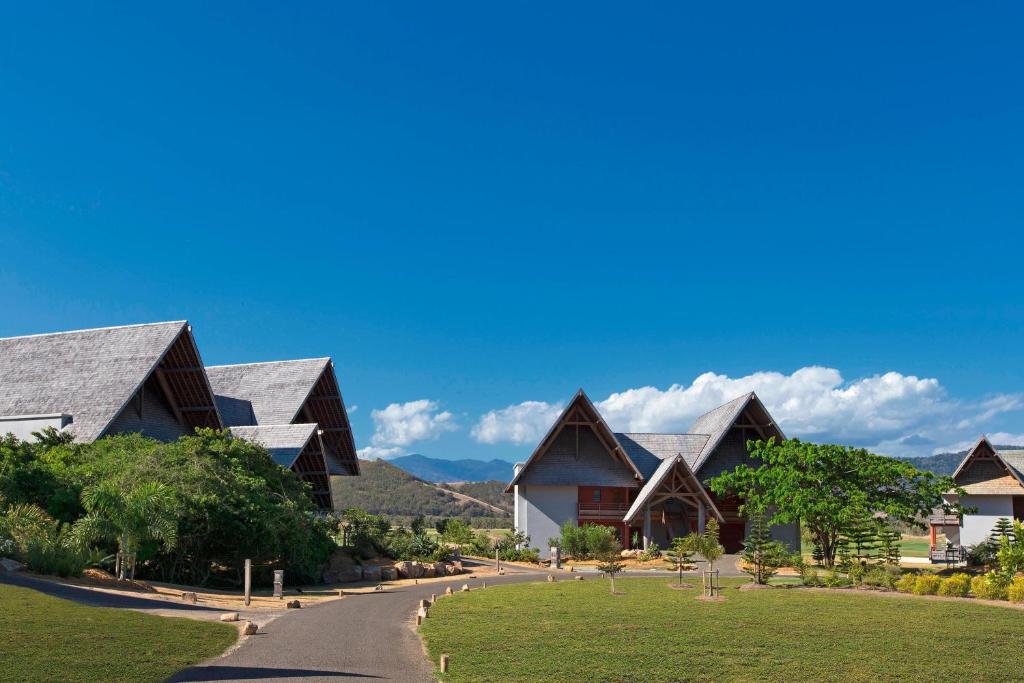 Sheraton New Caledonia Deva Spa & Golf Resort photo 2