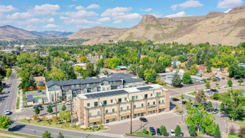 King Bed L Downtown Golden L School Of Mines