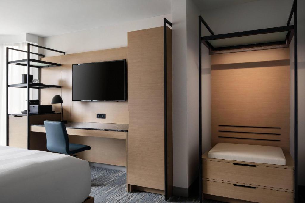Vancouver Airport Marriott Hotel photo 4