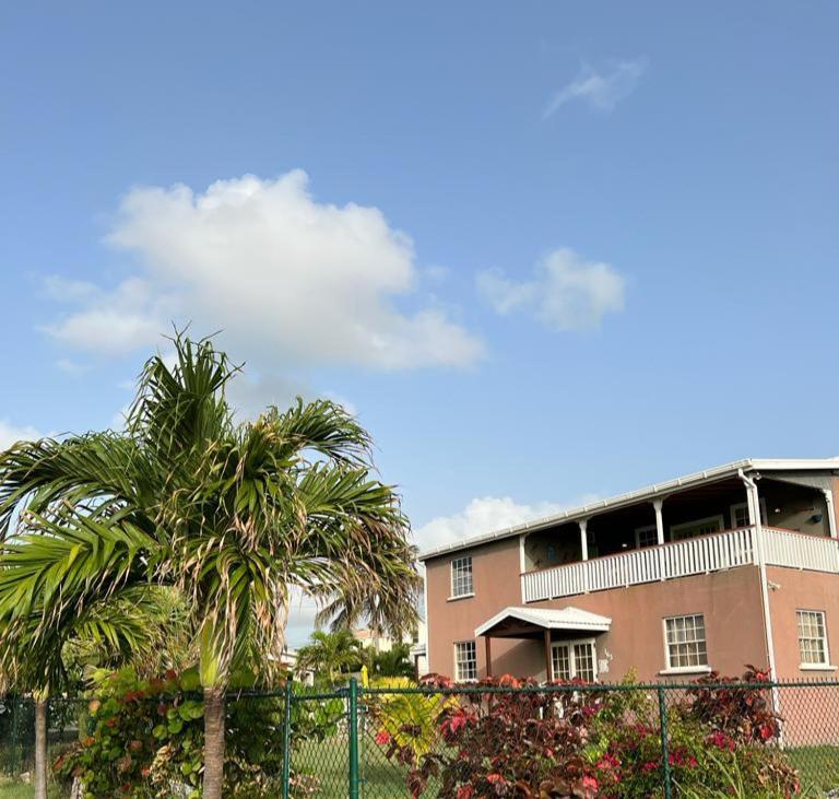 Fortescue Cherry Blossom Apartments photo 1