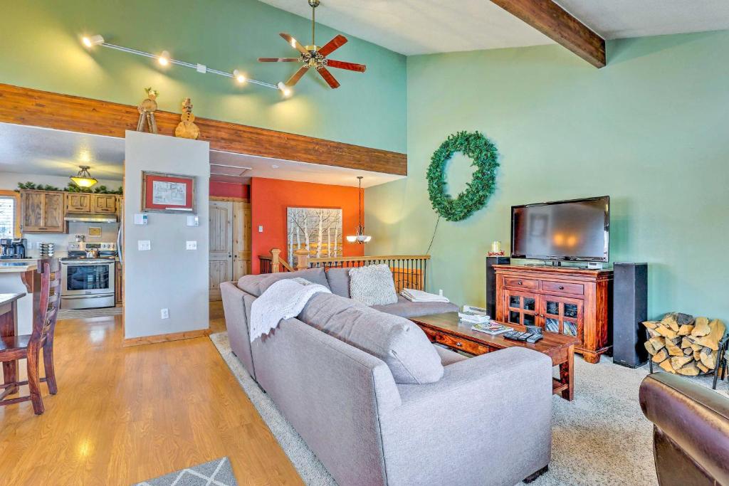 Mountain-View Silverthorne Home Walk to Trails! photo 3