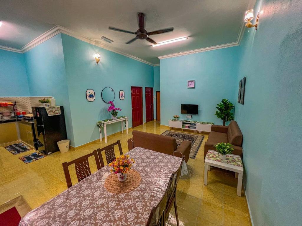 Teratai Homestay Kuala Besut photo 2
