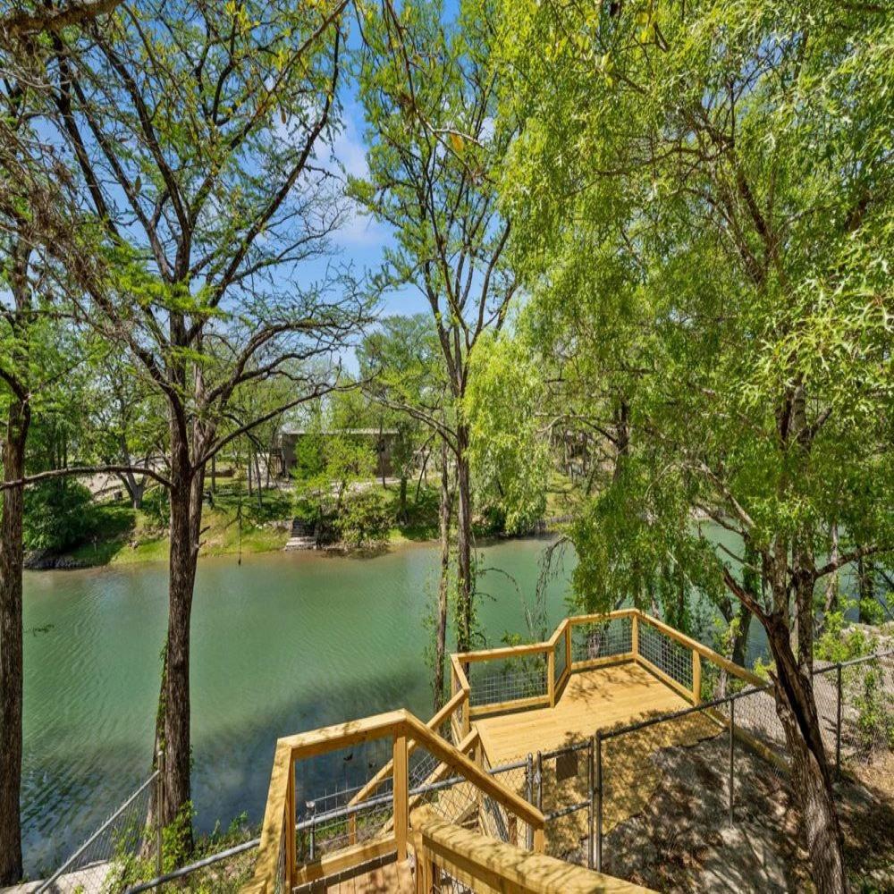 CL 954 River Cliff Retreat image