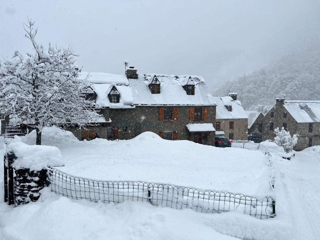 Marmotte Gîte 2à4 personnes avec cheminée à 10mn des pistes photo 4