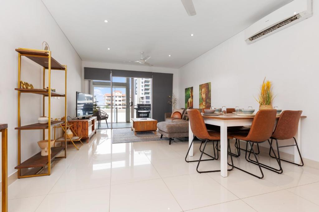Darwin Lux Living photo 3