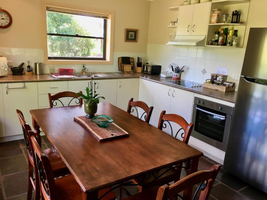 Serena Cottages Beechworth - Your Country Getaway - 2 photo 2