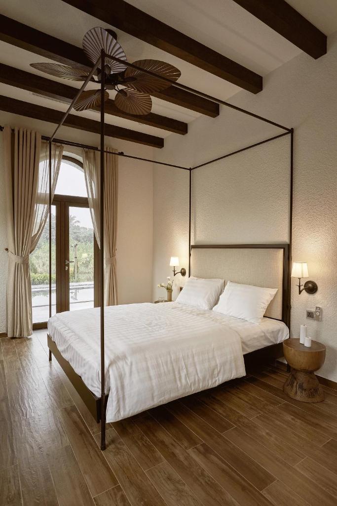 The Candy Villa - Venue Travel