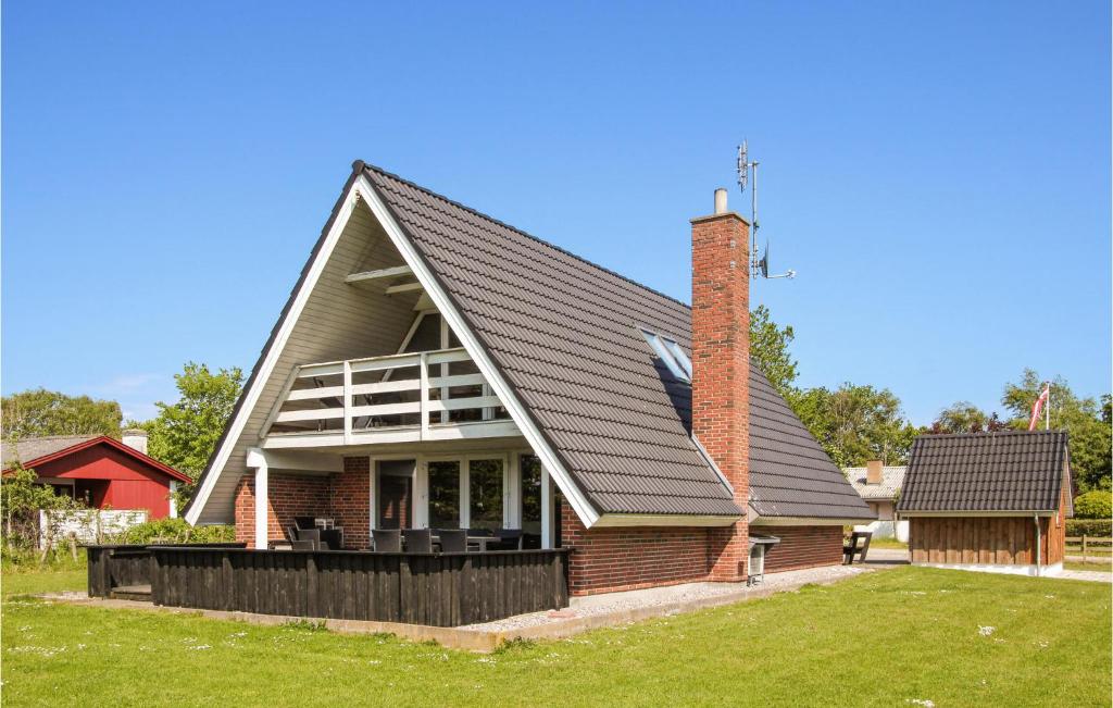Awesome Home In Sams With 4 Bedrooms And Wifi