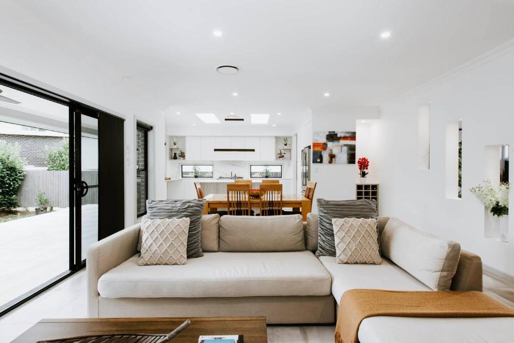 The Top Spot - A Modern All-Season Retreat photo 2