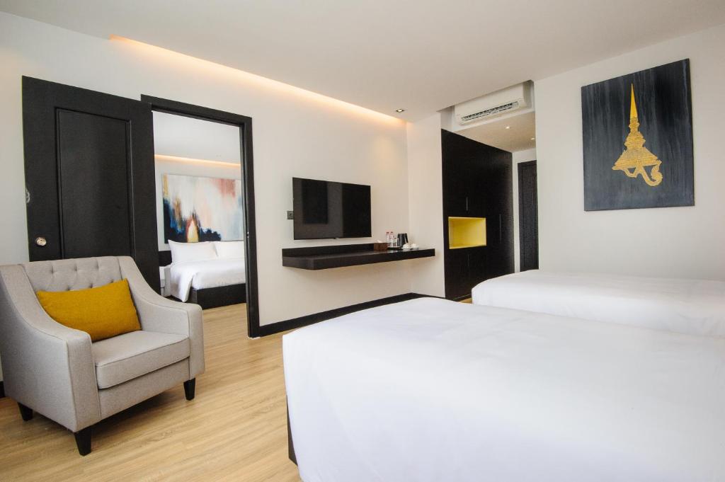 GLOW PARK HOTEL Grand Royal Palace photo 4