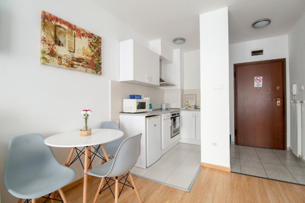 Prince Apartments photo 2