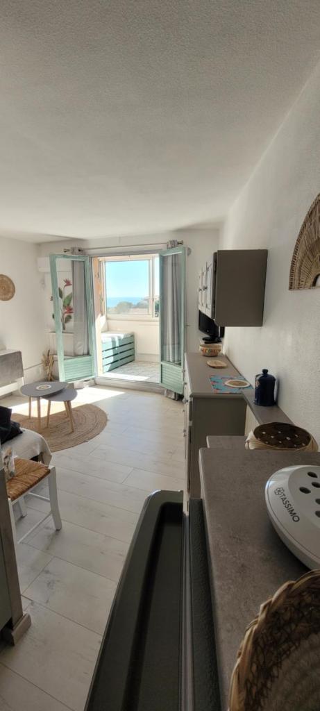 Appartement vue mer climatisé Seaview AC apartment Saint Pierre la Mer photo 1