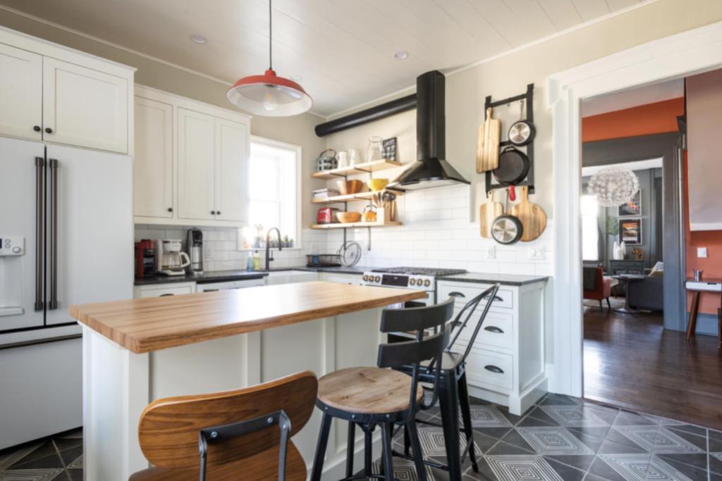 Hudson Valley Retreat in Downtown Hudson, NY - Sleeps 16-20 photo 4