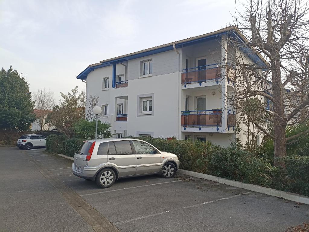 Bayonne appartement 63m2 avec terrase parking wifi photo 1