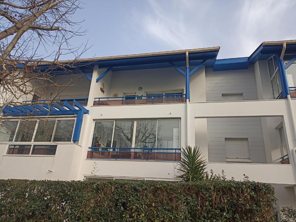 Bayonne appartement 63m2 avec terrase parking wifi photo 3