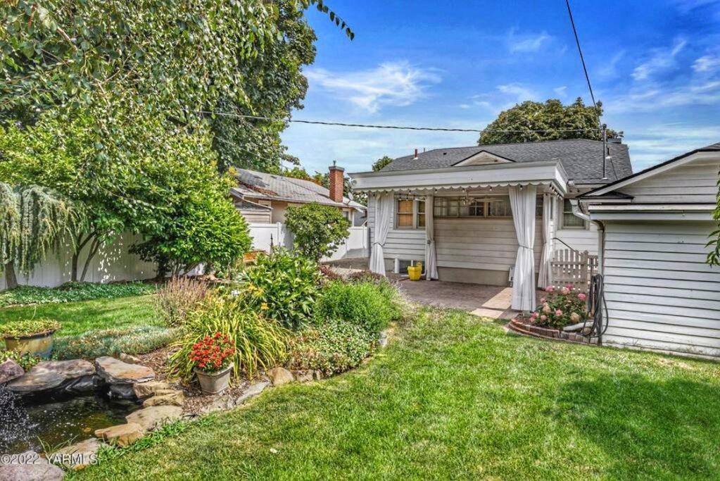 Centrally located, family and furry friendly fun! photo 4