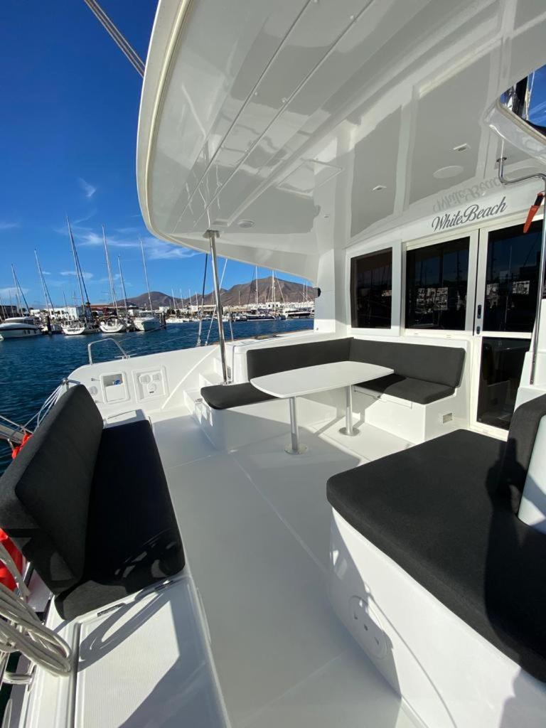 Catamaran White Beach photo 2