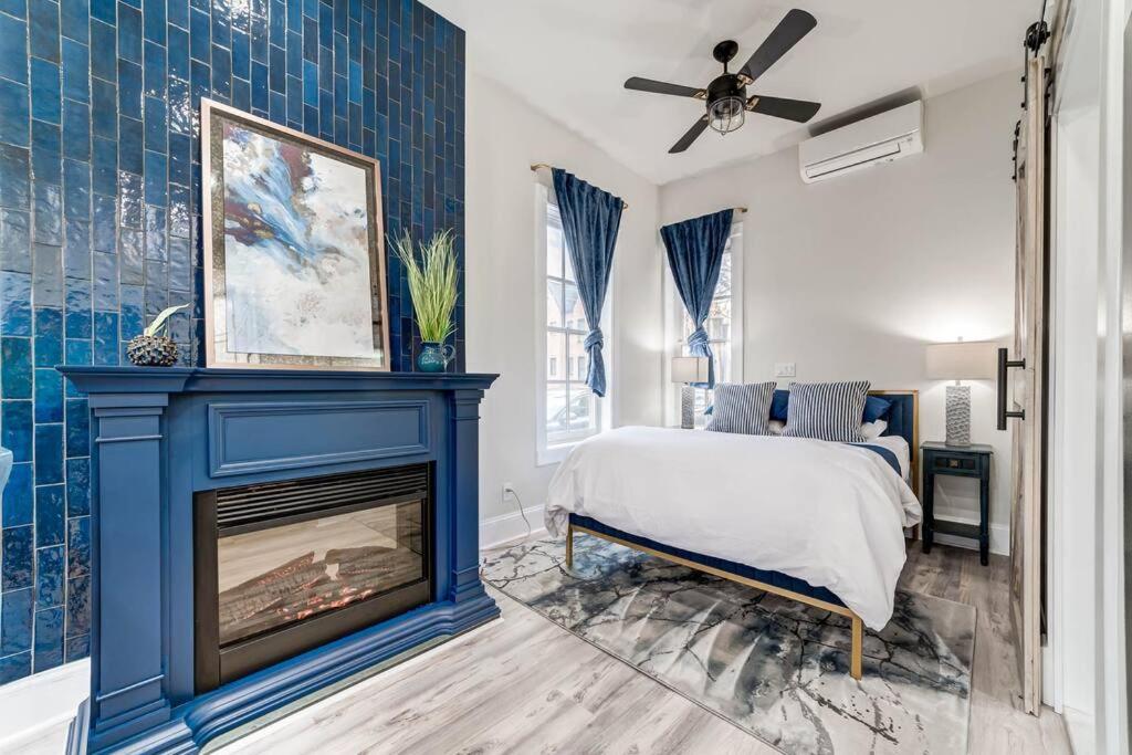 Elegant Studio Retreat with Amenities, King St 1 mi photo 2