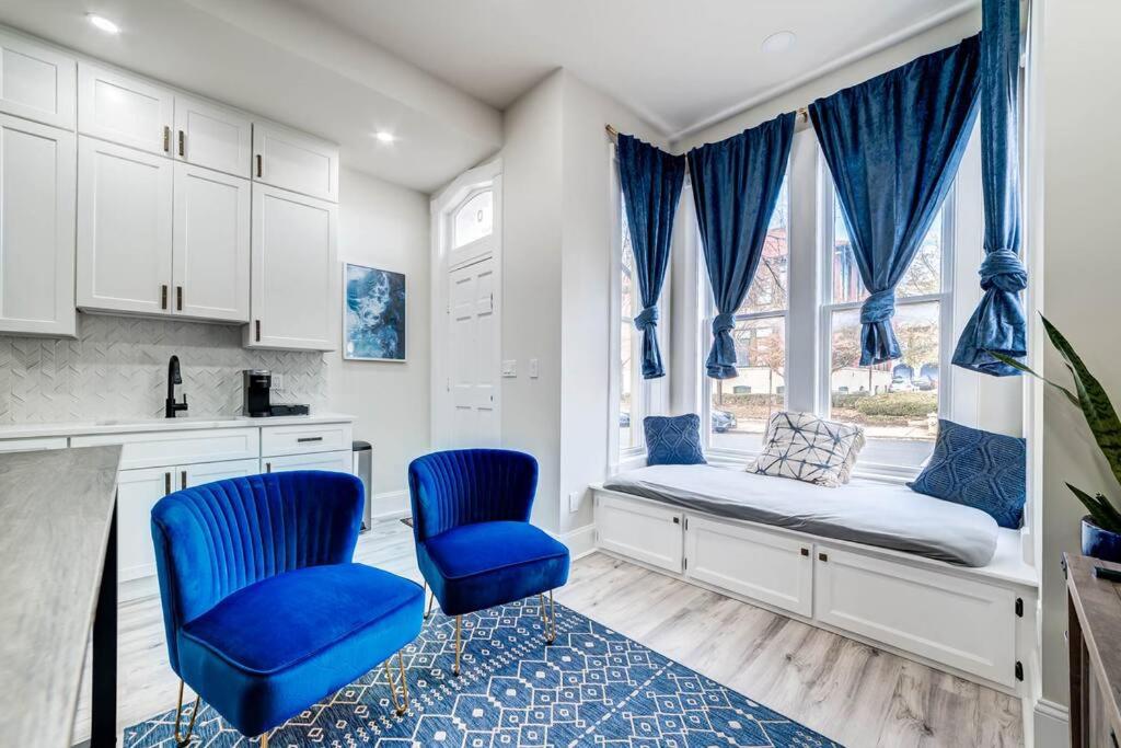 Elegant Studio Retreat with Amenities, King St 1 mi photo 3