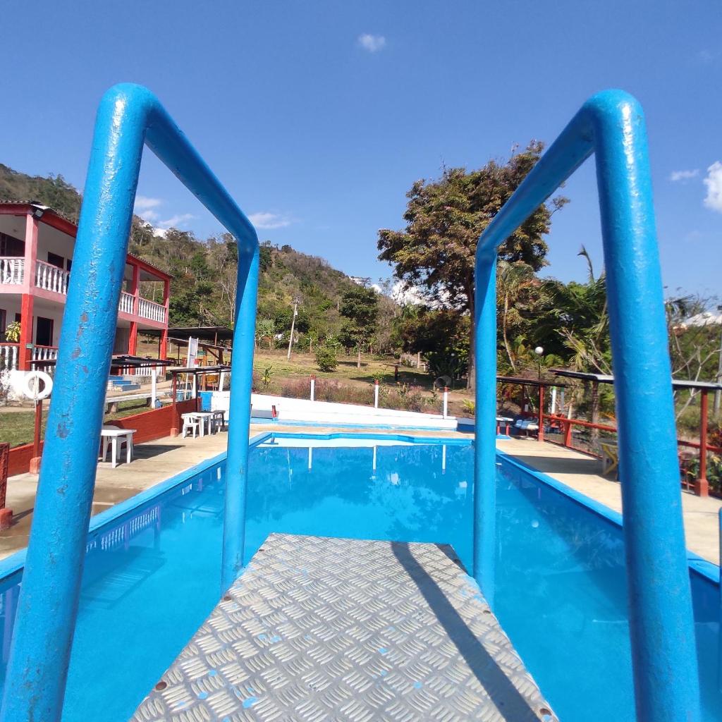 Agradable casa de campo con piscina, campo de tejo photo 1