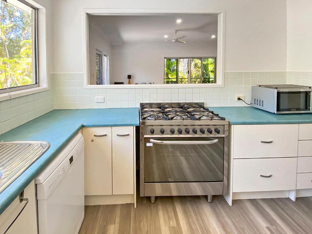 4 Bedroom House in Arcadia with huge Pool and Wifi 'Brookehaven' photo 4