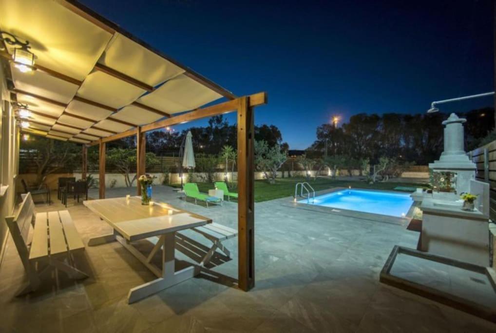 CRETAN VILLA OLIVIA