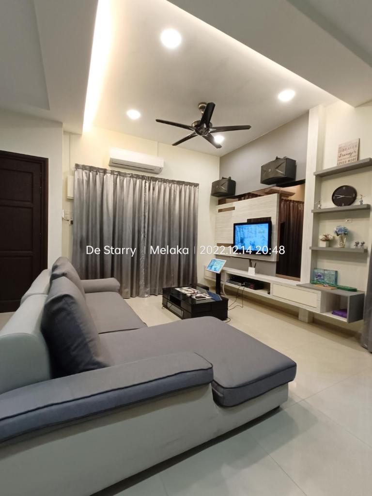 Melaka Homestay with pool 4BR Semi-D,BBQ,KTV,Billiard 15pax DeStarryVilla