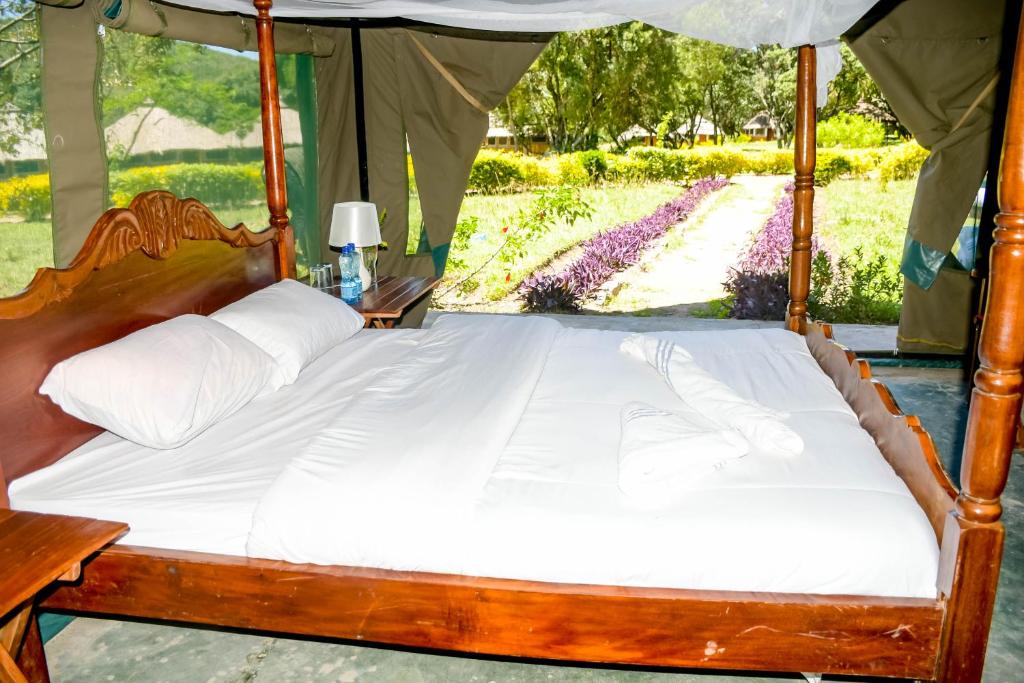 Giraffe Hills Mara Camp photo 4