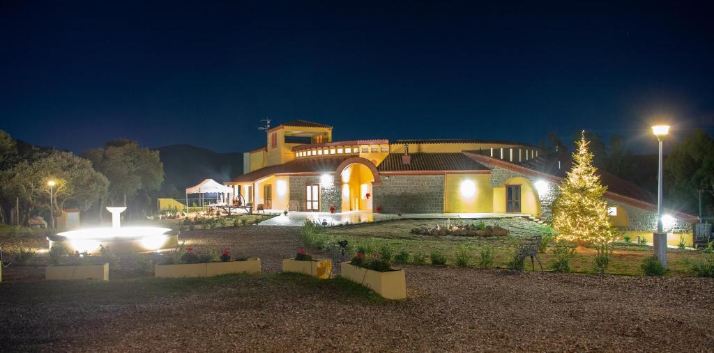 S'ena Hotel photo 1