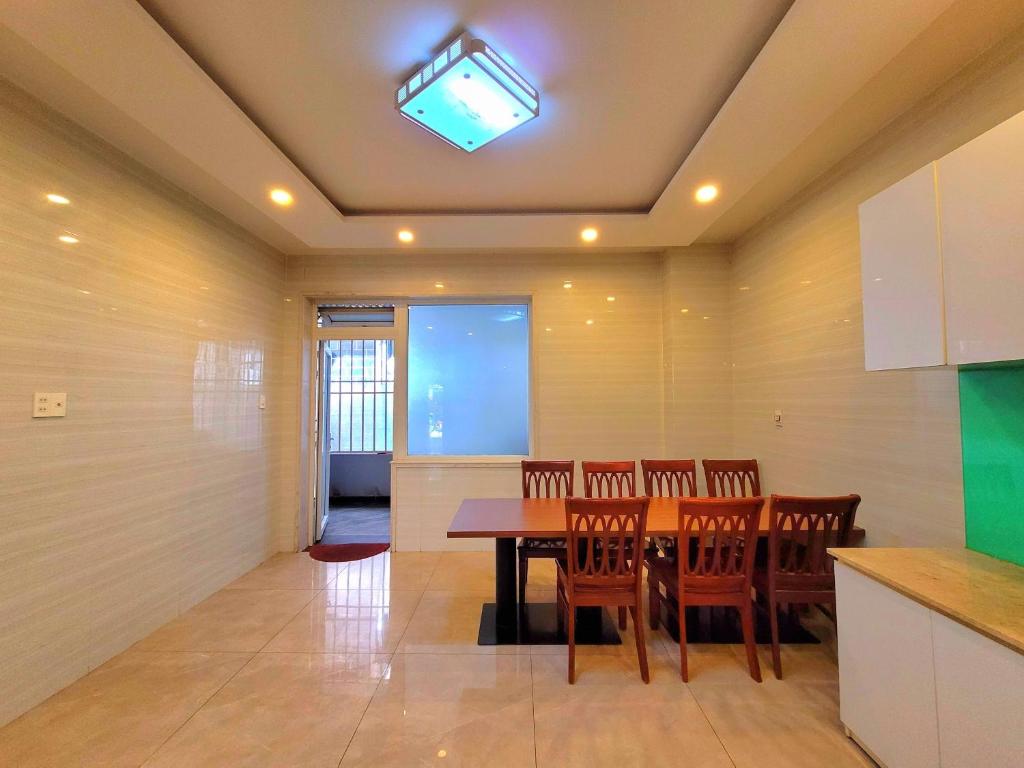 Dalat Holiday Hotel